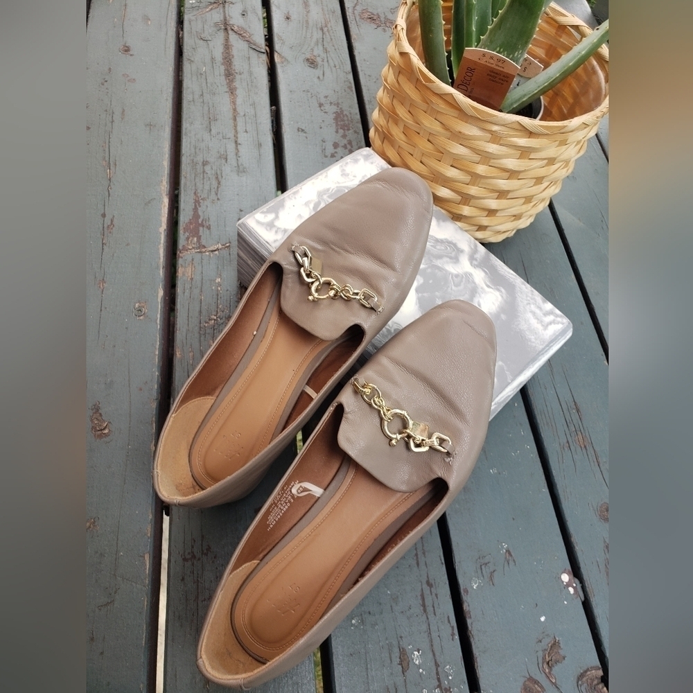 Free With Bundle H & M women's flats size 7
